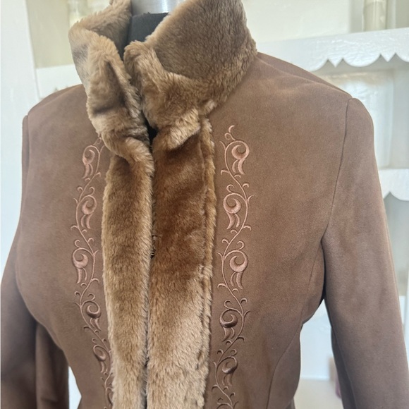 Faux fur lined winter's coat - Picture 1 of 7